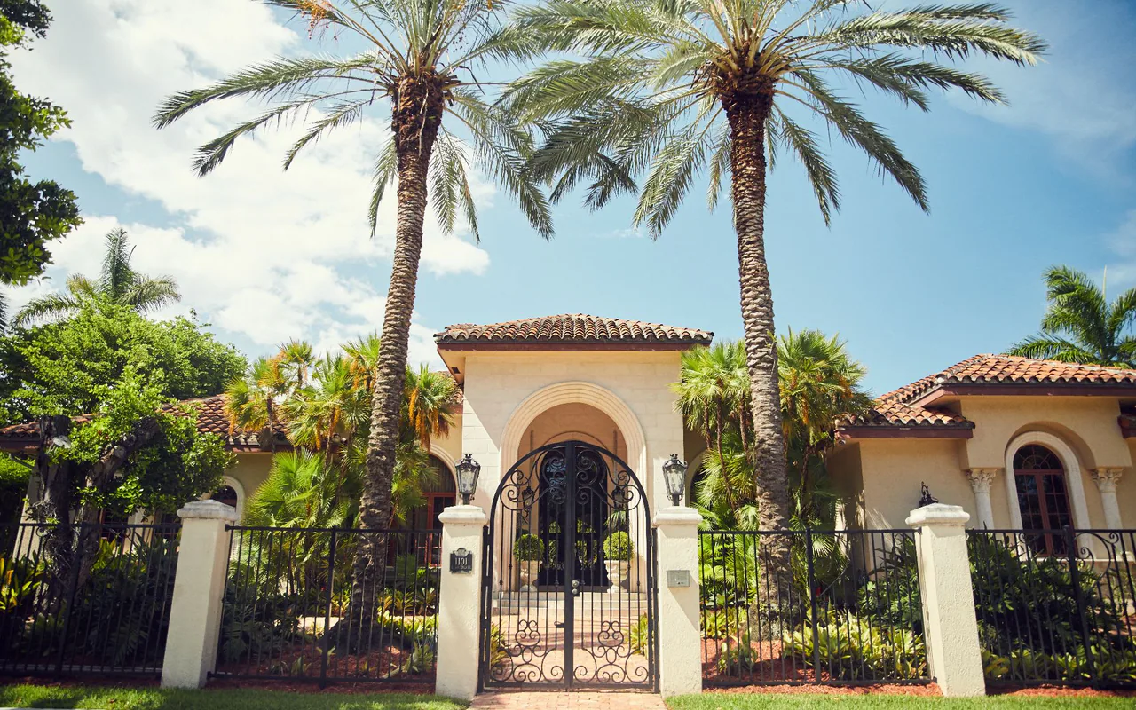 Stacie Ahee - Compass Luxe Lifestyles profile media