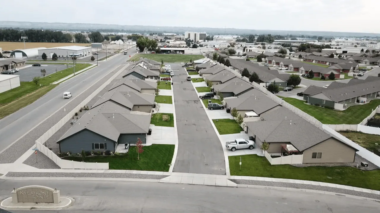 MJB Trades Roofing & Siding profile media