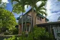 Suite Dreams Inn by the Beach logo