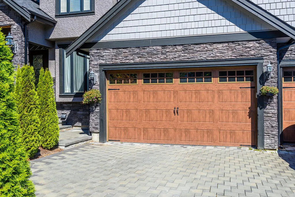 PDQ Door - Hampden profile media